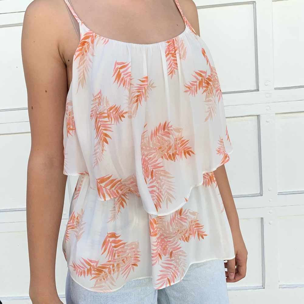 White blouse w/coral leaves print cinched waist